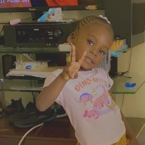 Meet your Posher, Latoya